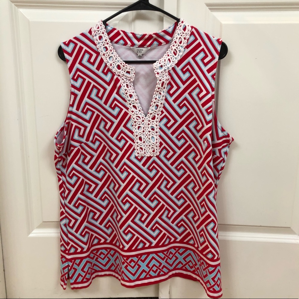 Crown & Ivy Top